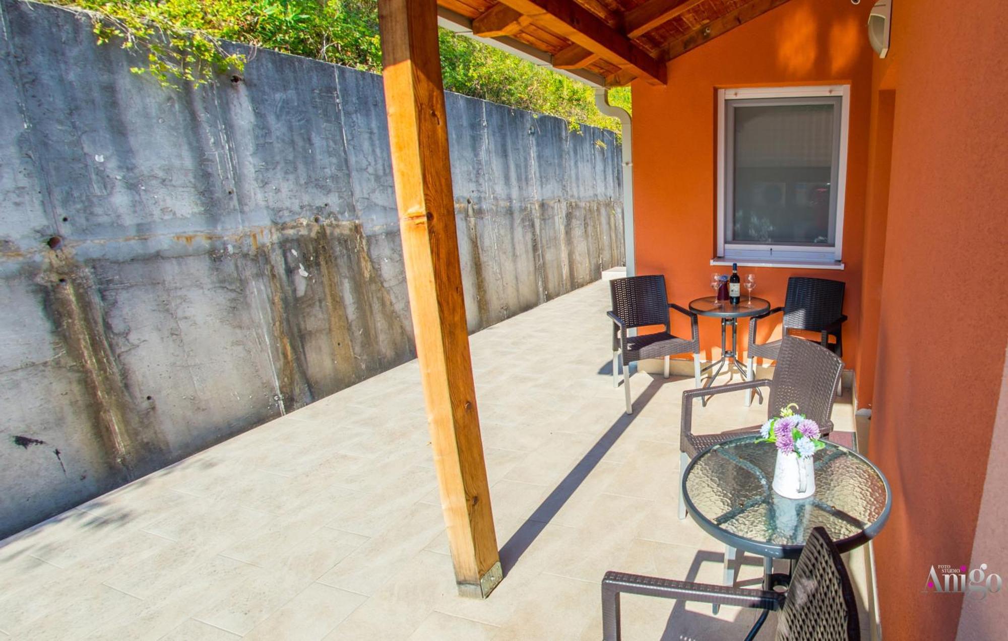 Apartments Enigma - With Private Parking Mostar Exteriör bild