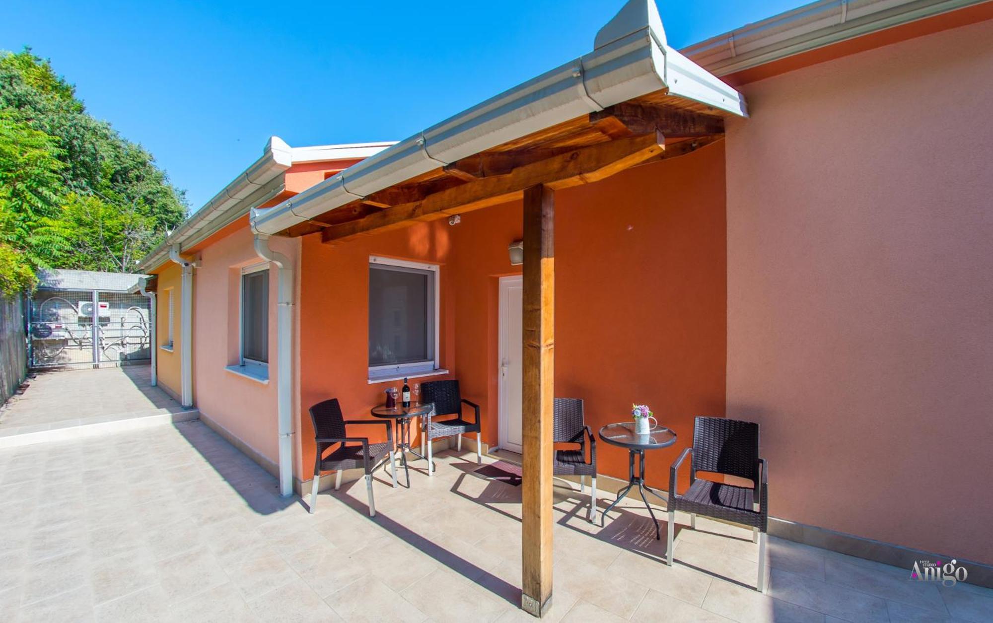 Apartments Enigma - With Private Parking Mostar Exteriör bild