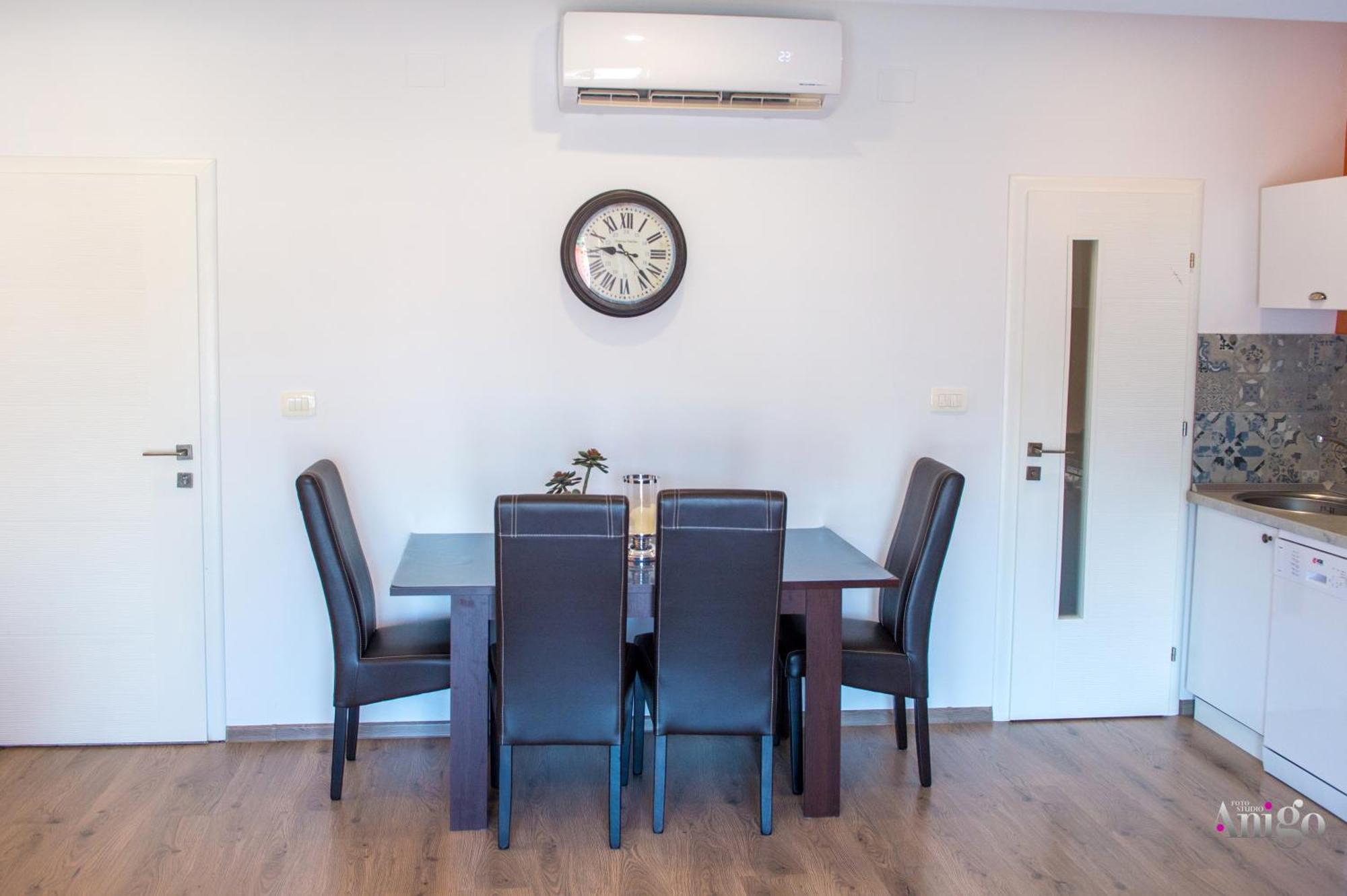 Apartments Enigma - With Private Parking Mostar Exteriör bild