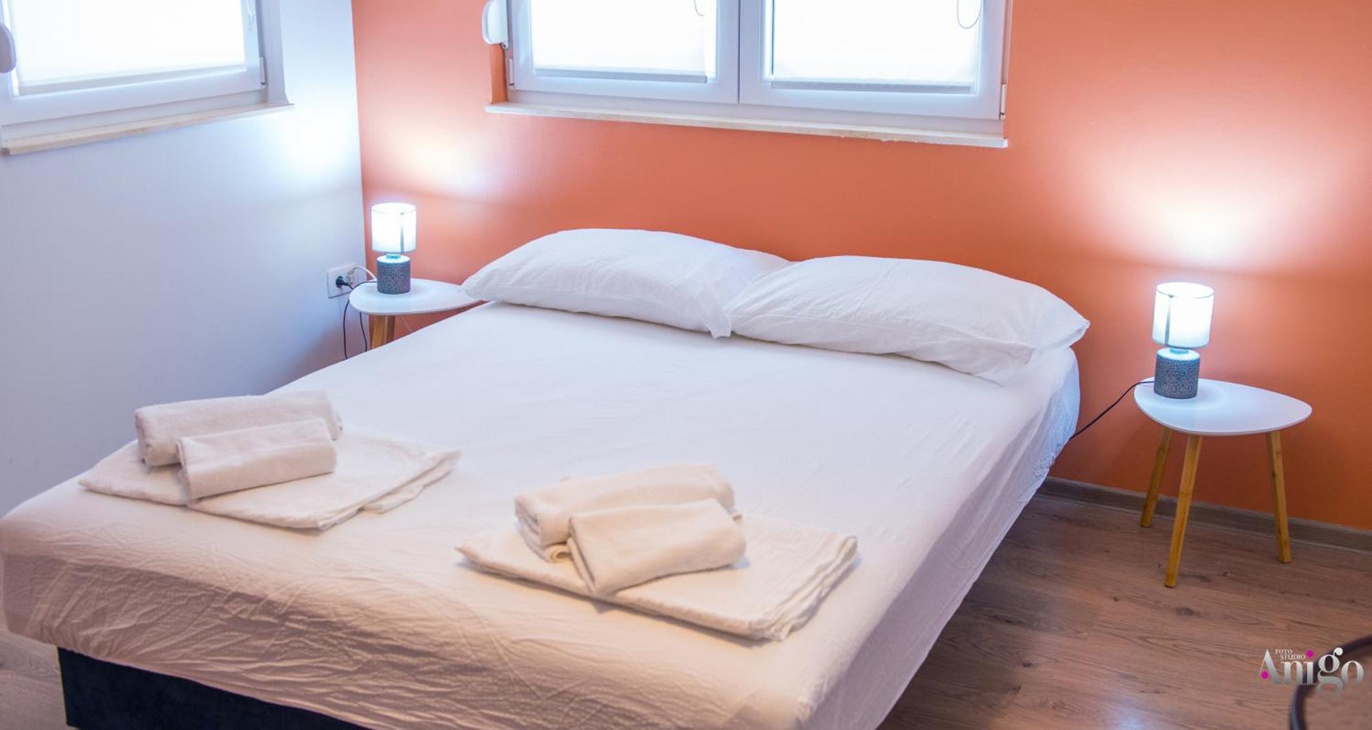 Apartments Enigma - With Private Parking Mostar Exteriör bild