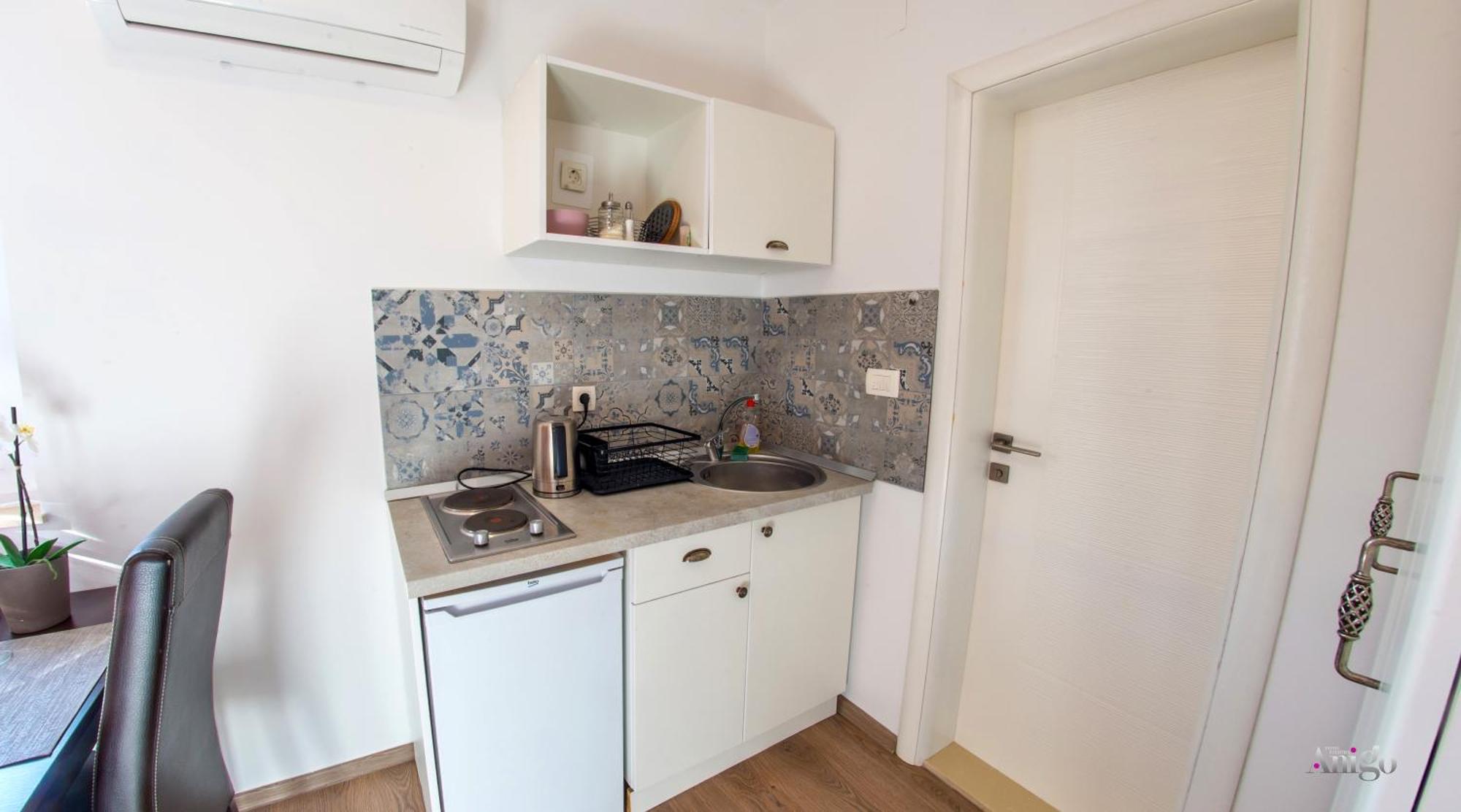 Apartments Enigma - With Private Parking Mostar Exteriör bild